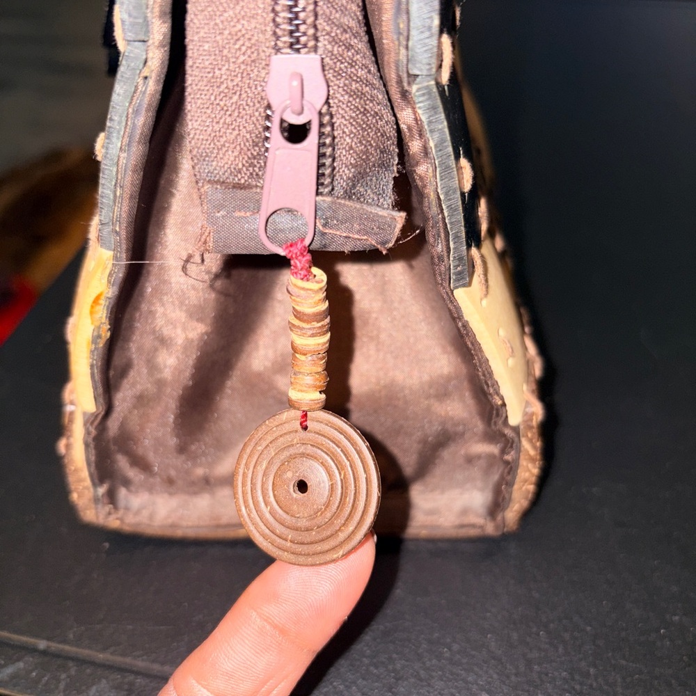 *Beautiful Coconut Shell Handbag - Picture 7 of 10